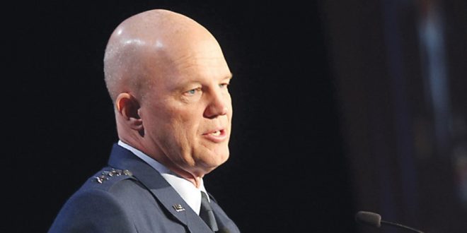 general dzon rejmond amerika